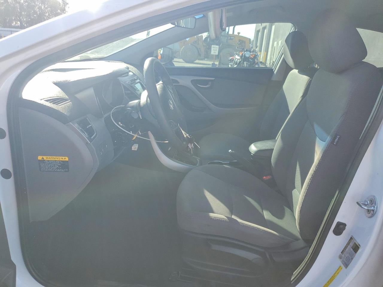 2016 HYUNDAI ELANTRA SE photo 13