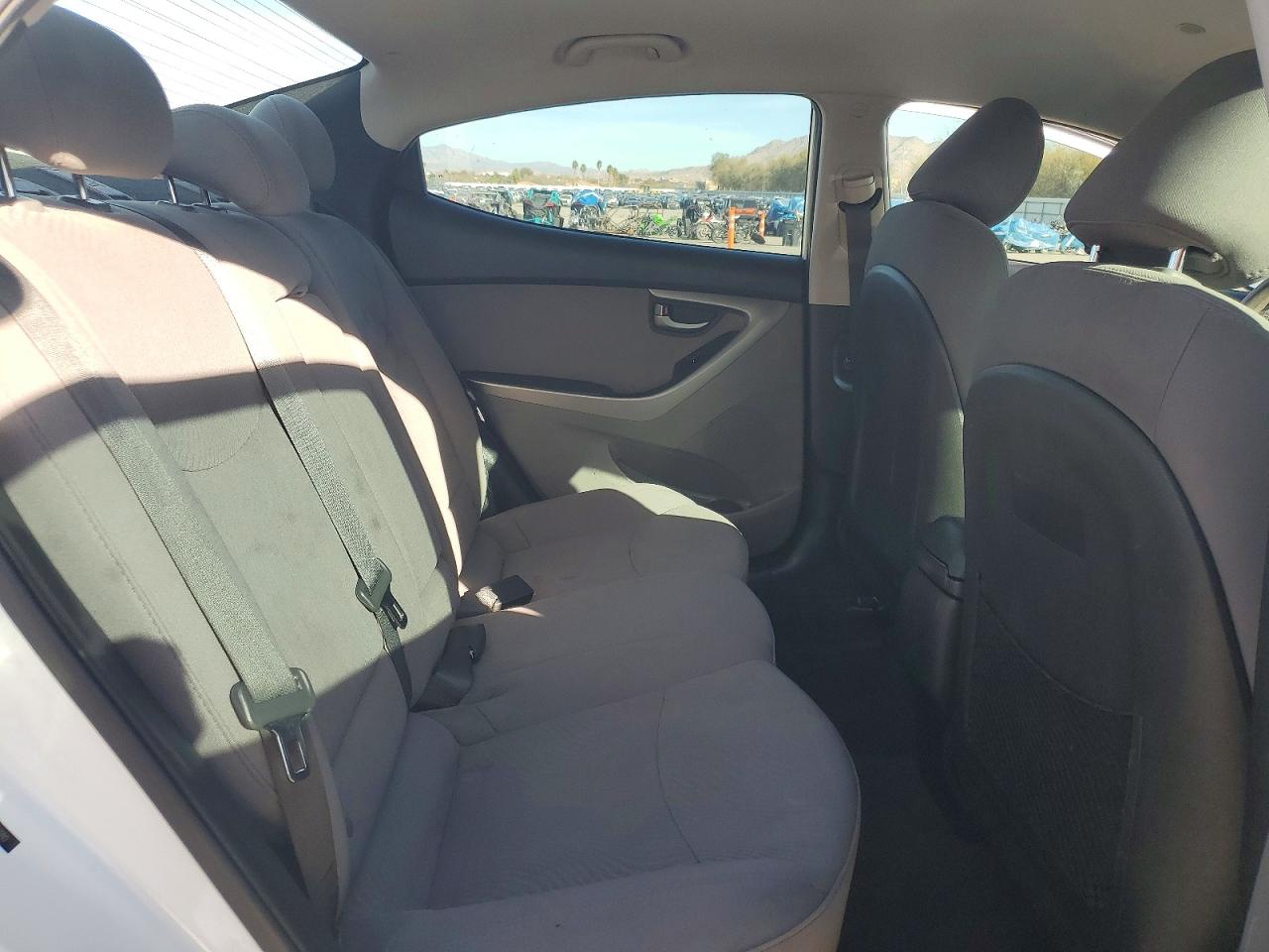 2016 HYUNDAI ELANTRA SE photo 19