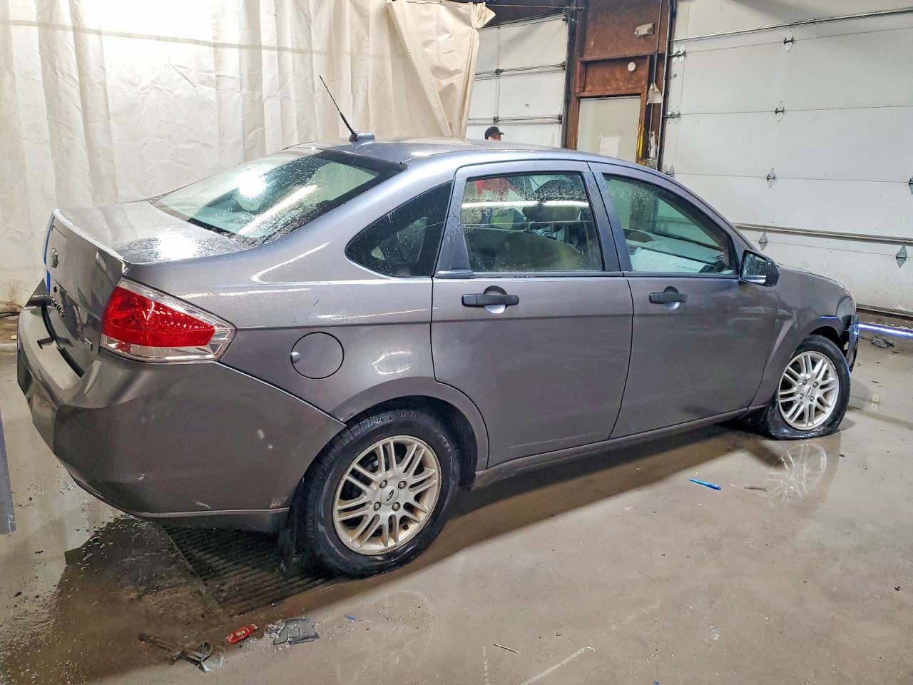 2009 FORD FOCUS SE photo 3