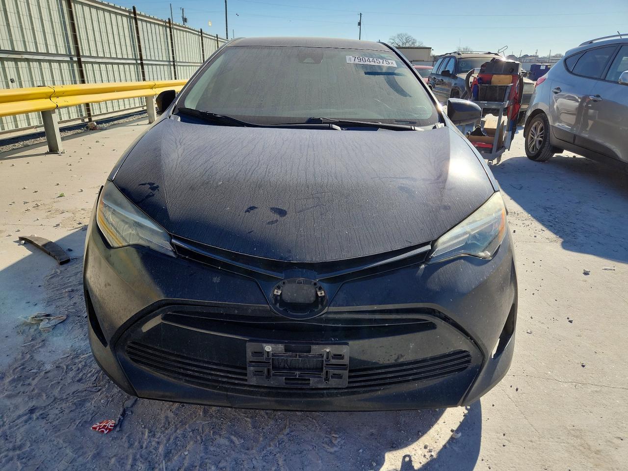 2018 TOYOTA COROLLA LE photo 9