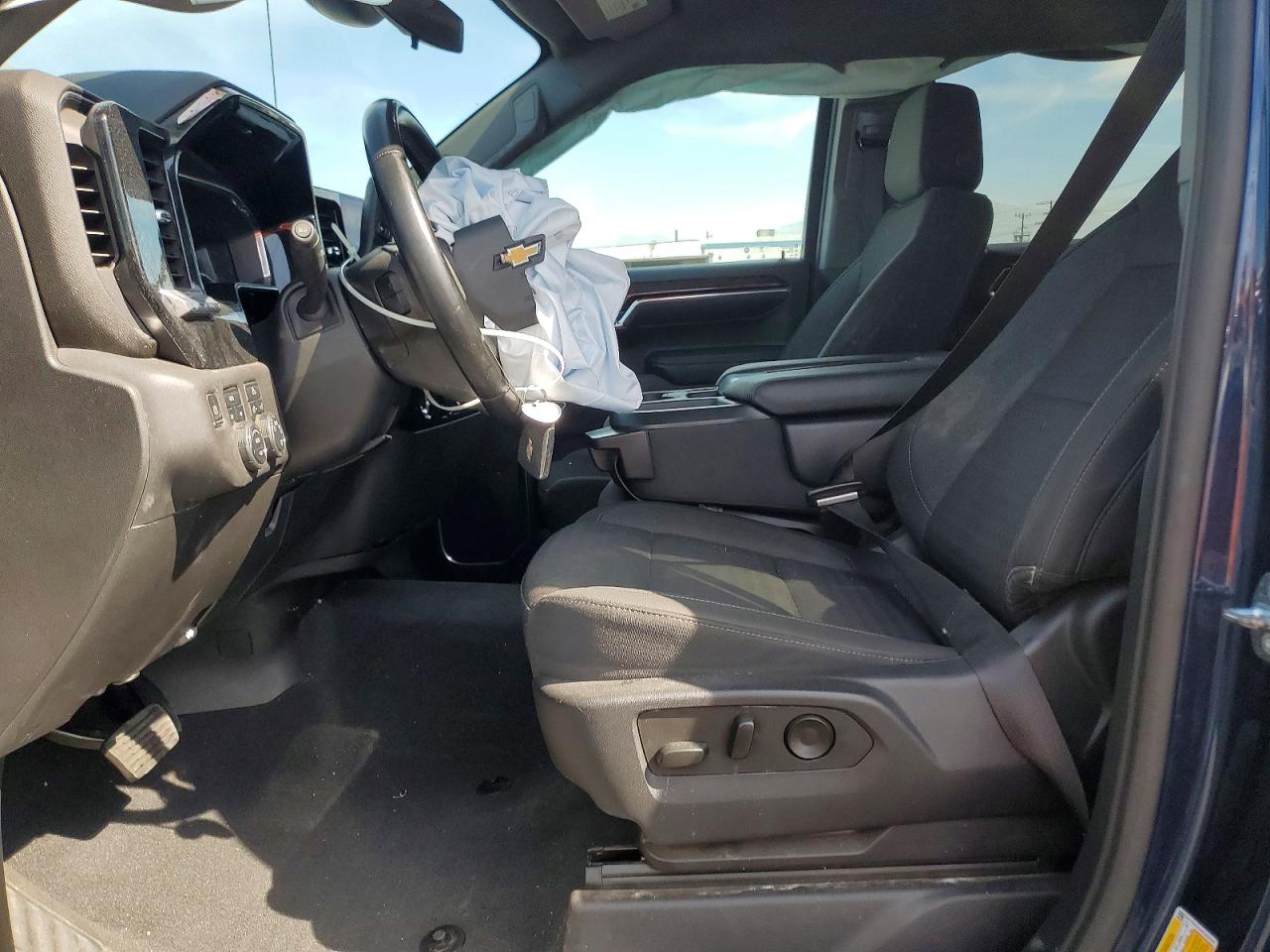 2023 CHEVROLET SILVERADO K1500 LT-L photo 7