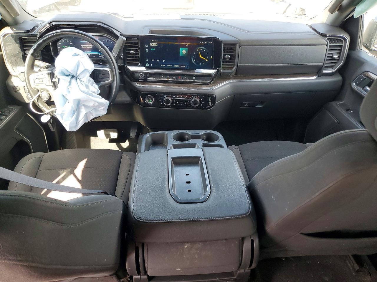 2023 CHEVROLET SILVERADO K1500 LT-L photo 8
