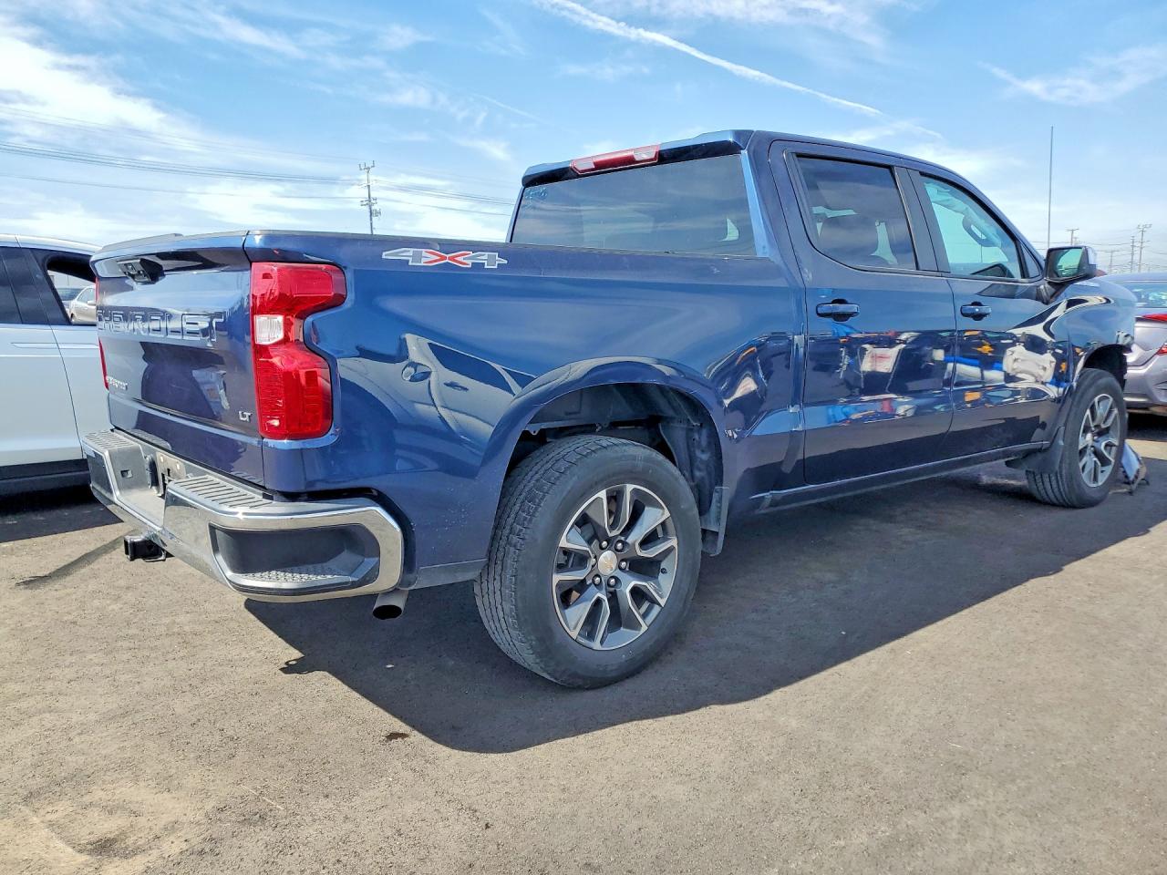 2023 CHEVROLET SILVERADO K1500 LT-L photo 3