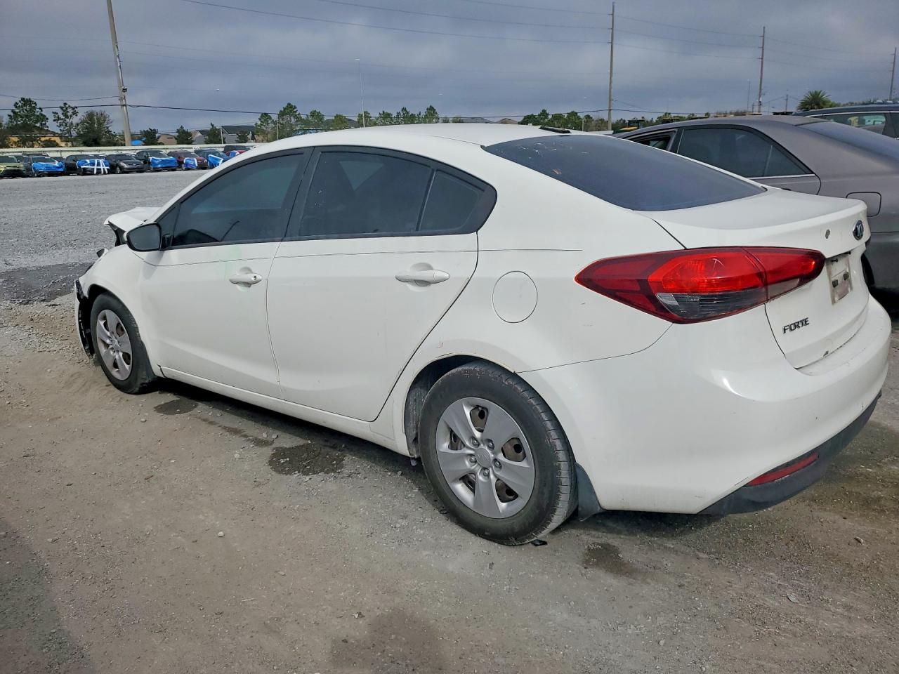2017 KIA FORTE LX photo 3