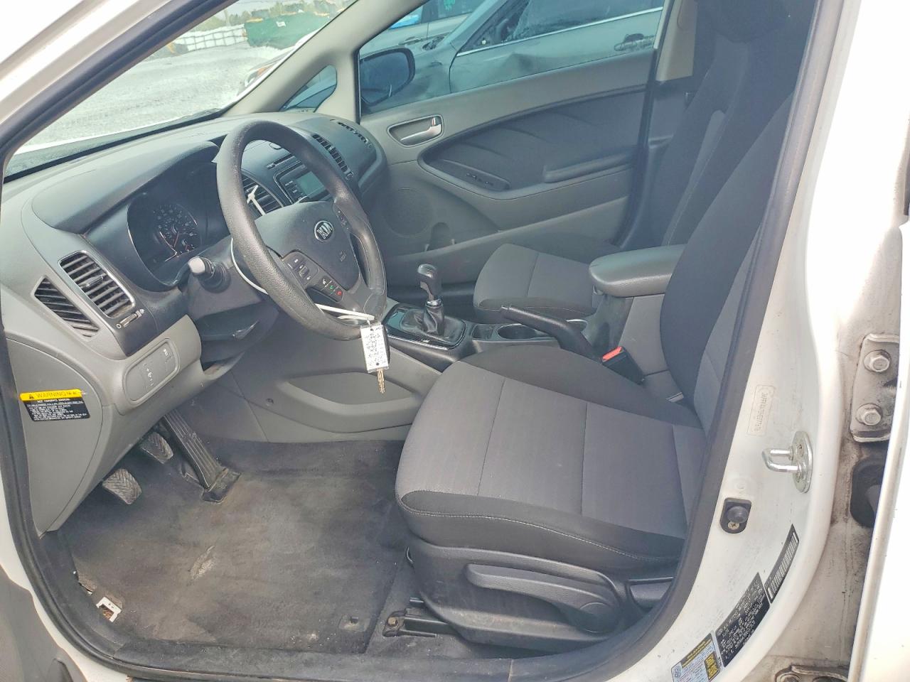 2017 KIA FORTE LX photo 13