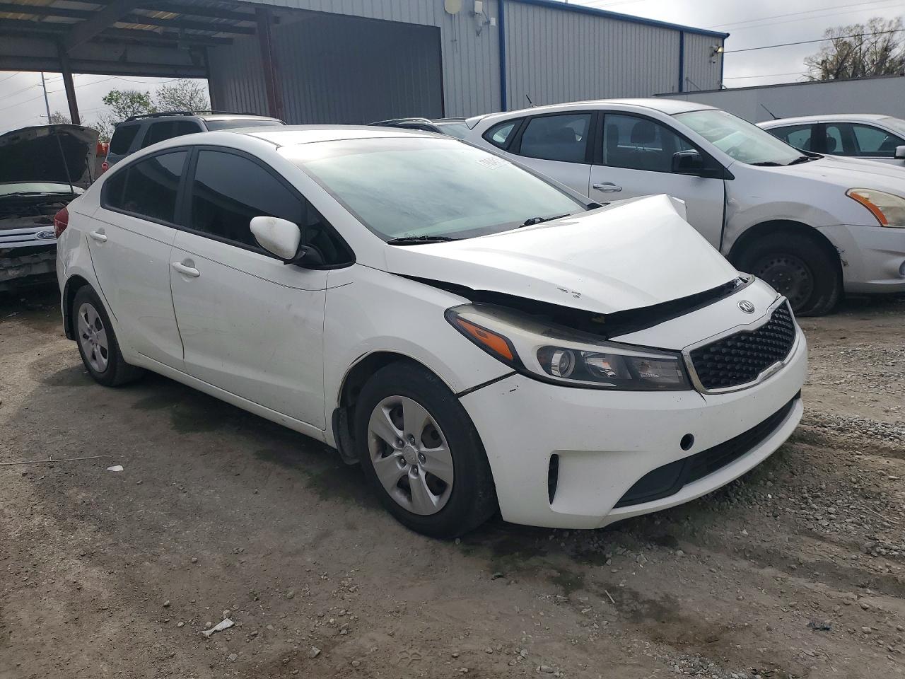 2017 KIA FORTE LX photo 7