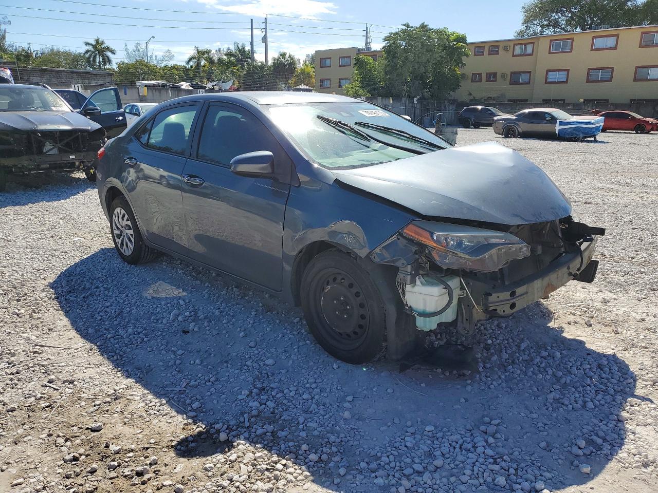 2018 TOYOTA COROLLA LE photo 4