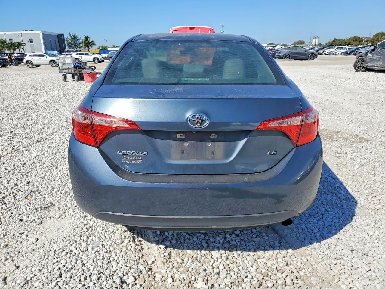 2018 TOYOTA COROLLA LE photo 6