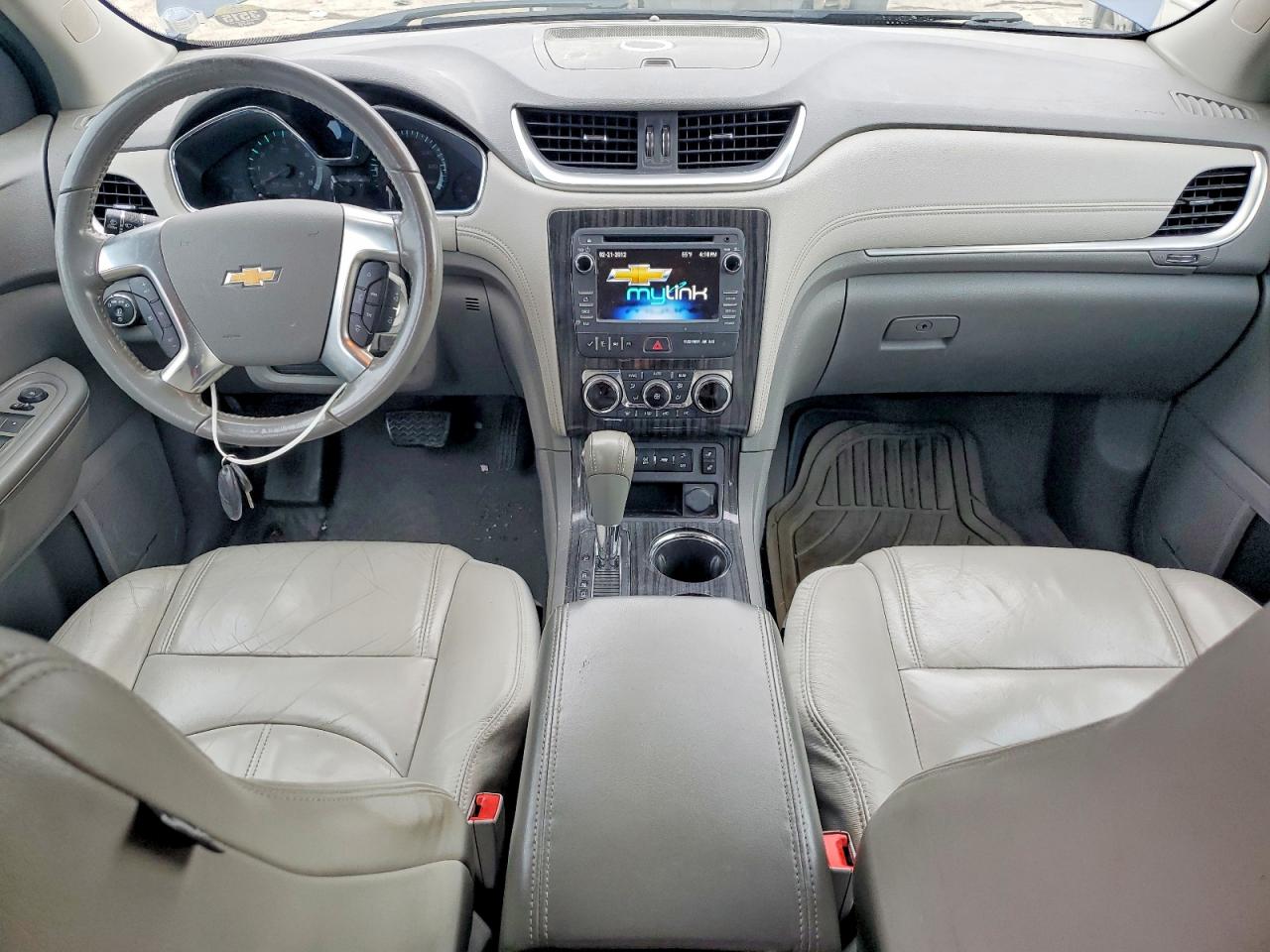 2014 CHEVROLET TRAVERSE LT photo 8
