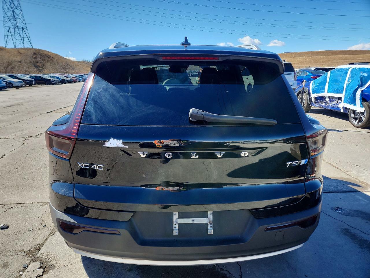 2019 VOLVO XC40 T5 MOMENTUM photo 16