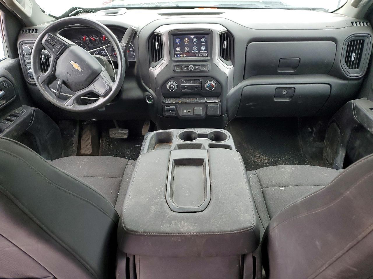 2024 CHEVROLET SILVERADO K3500 photo 15