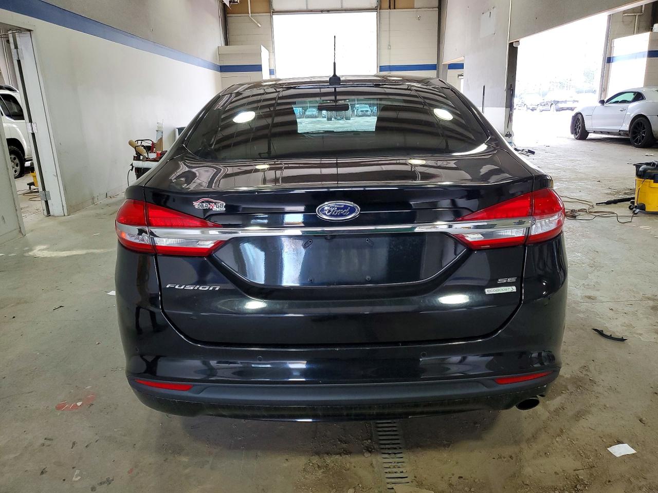 2017 FORD FUSION SE photo 16