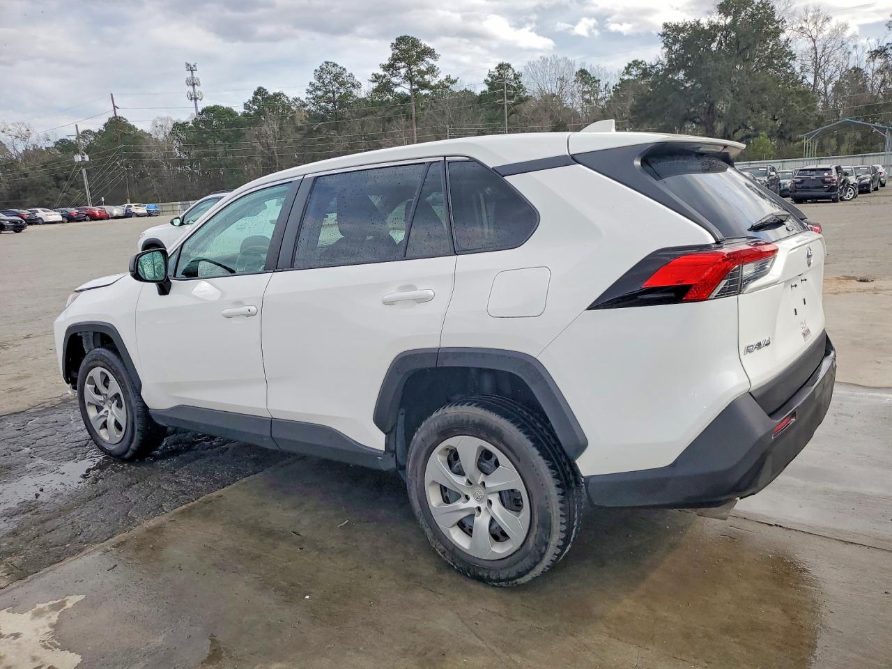 2024 TOYOTA RAV4 LE photo 2