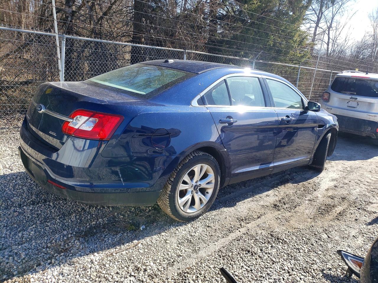 2012 FORD TAURUS SEL photo 3