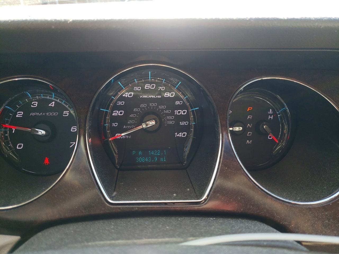 2012 FORD TAURUS SEL photo 9