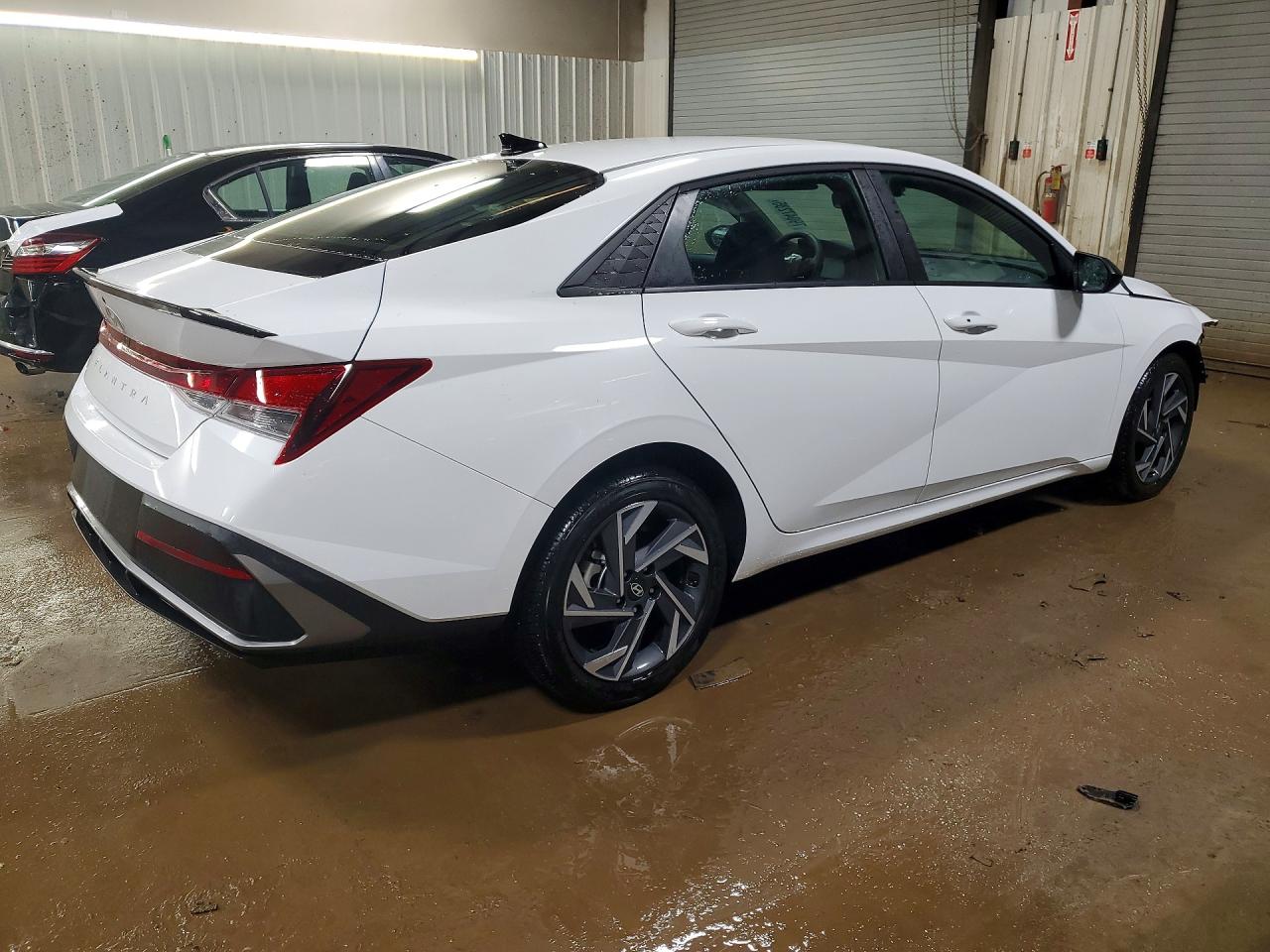 2025 HYUNDAI ELANTRA SEL SPORT photo 5