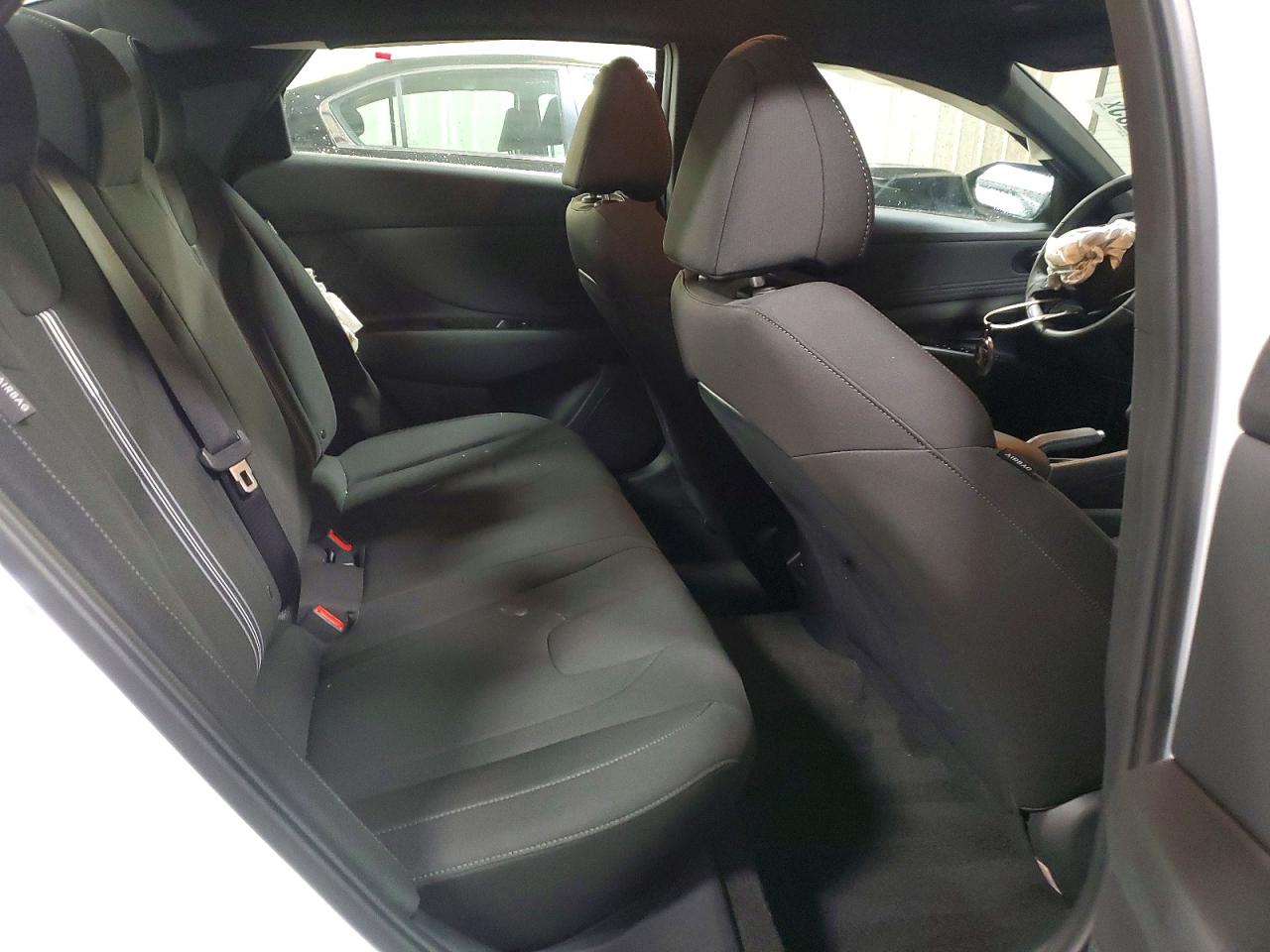 2025 HYUNDAI ELANTRA SEL SPORT photo 19