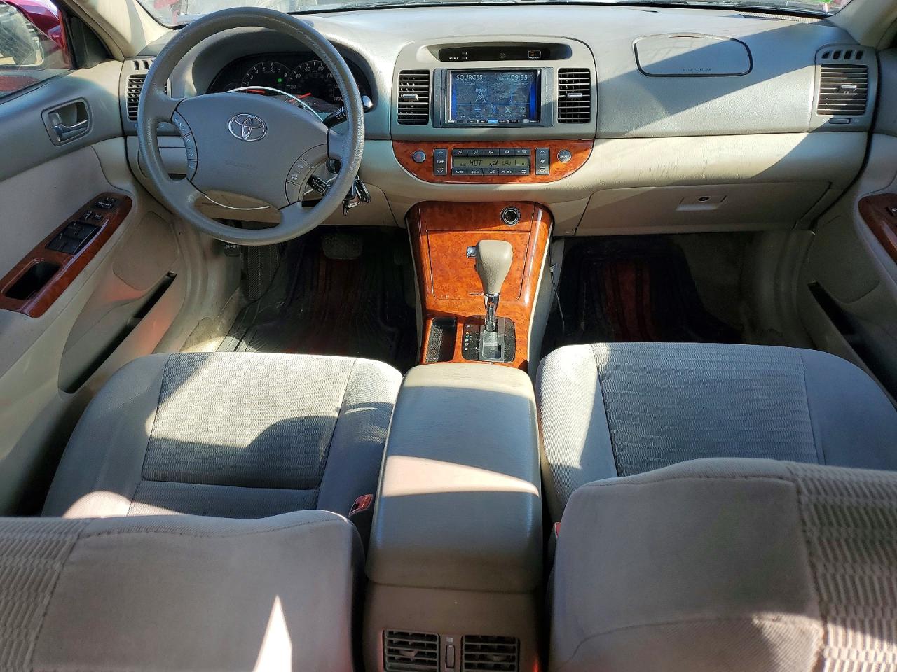 2005 TOYOTA CAMRY XLE photo 8