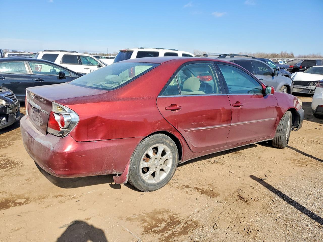 2005 TOYOTA CAMRY XLE photo 3