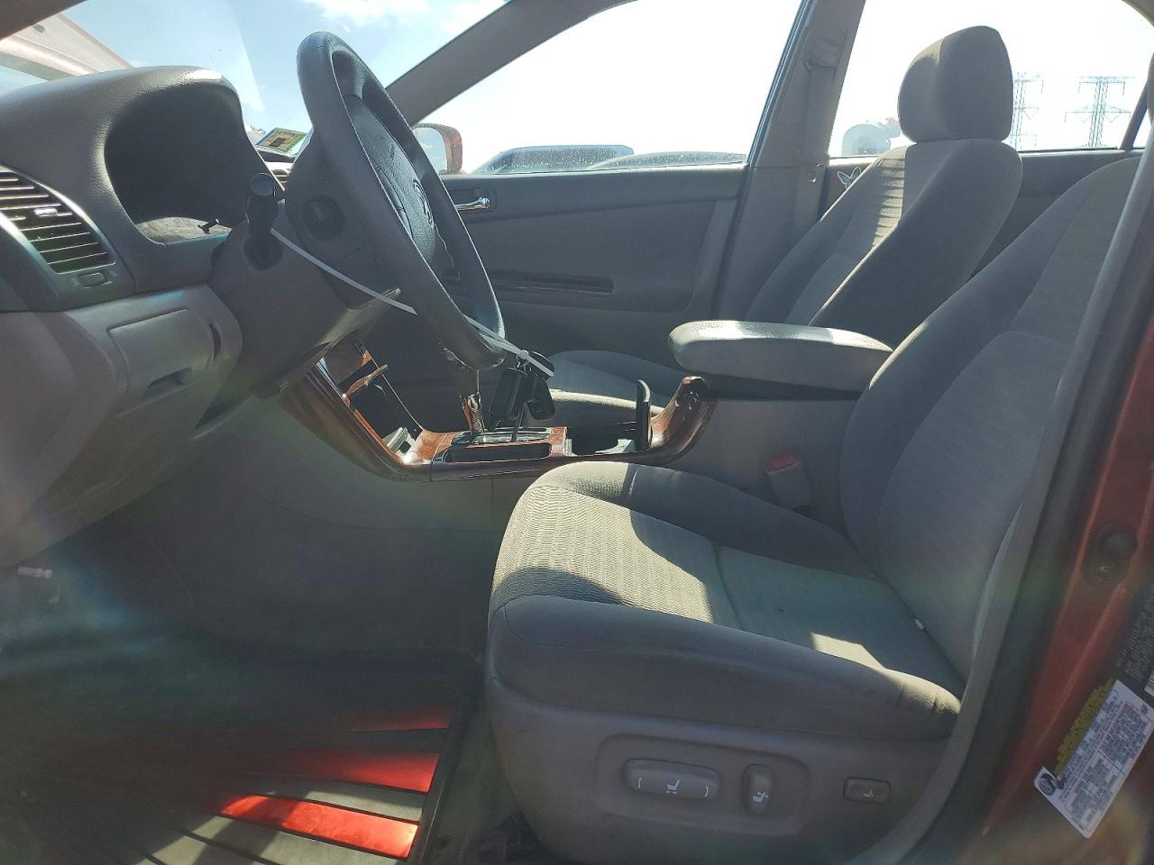 2005 TOYOTA CAMRY XLE photo 7