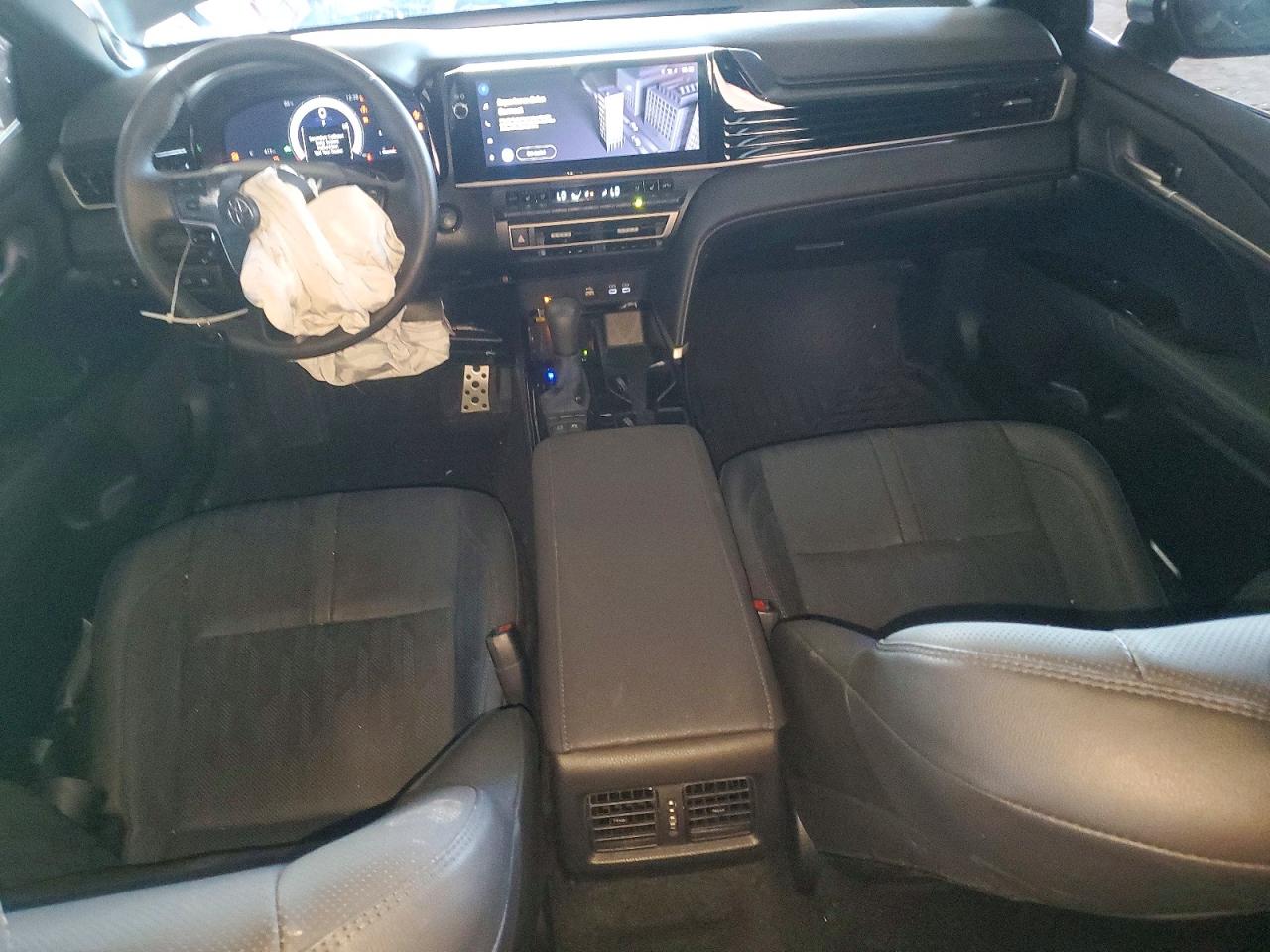 2025 TOYOTA CAMRY XSE photo 8