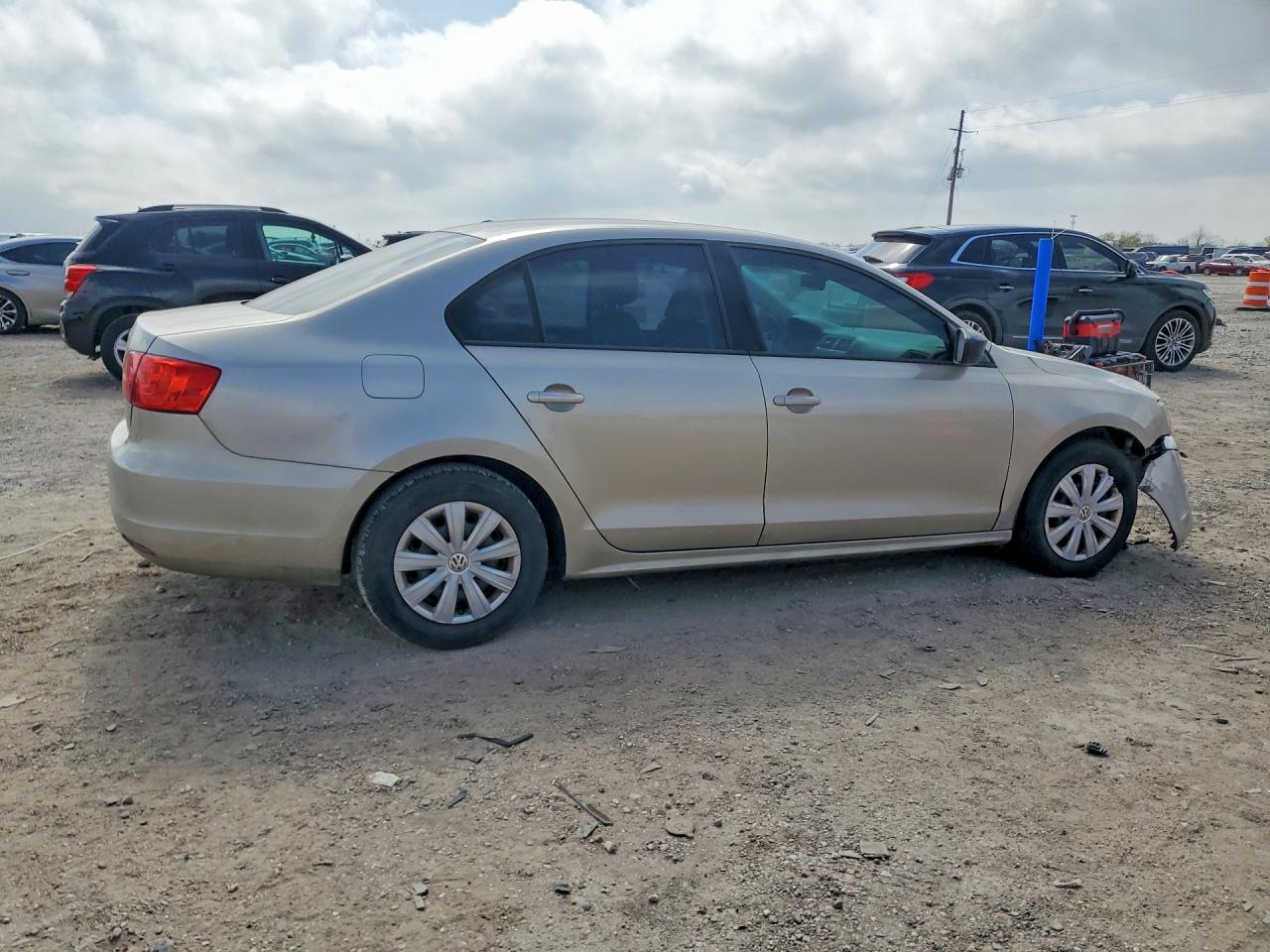 2014 VOLKSWAGEN JETTA BASE photo 5