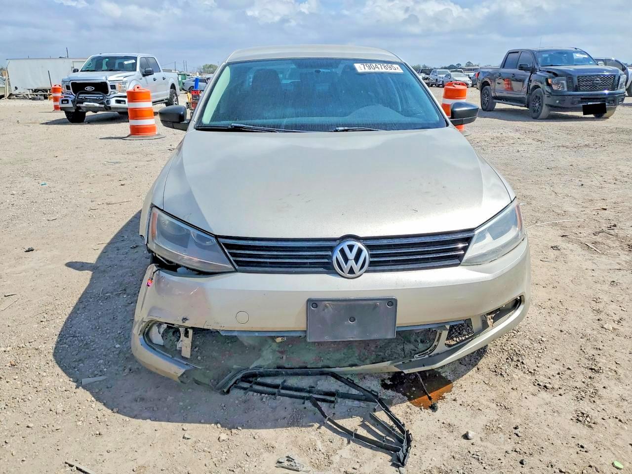 2014 VOLKSWAGEN JETTA BASE photo 9