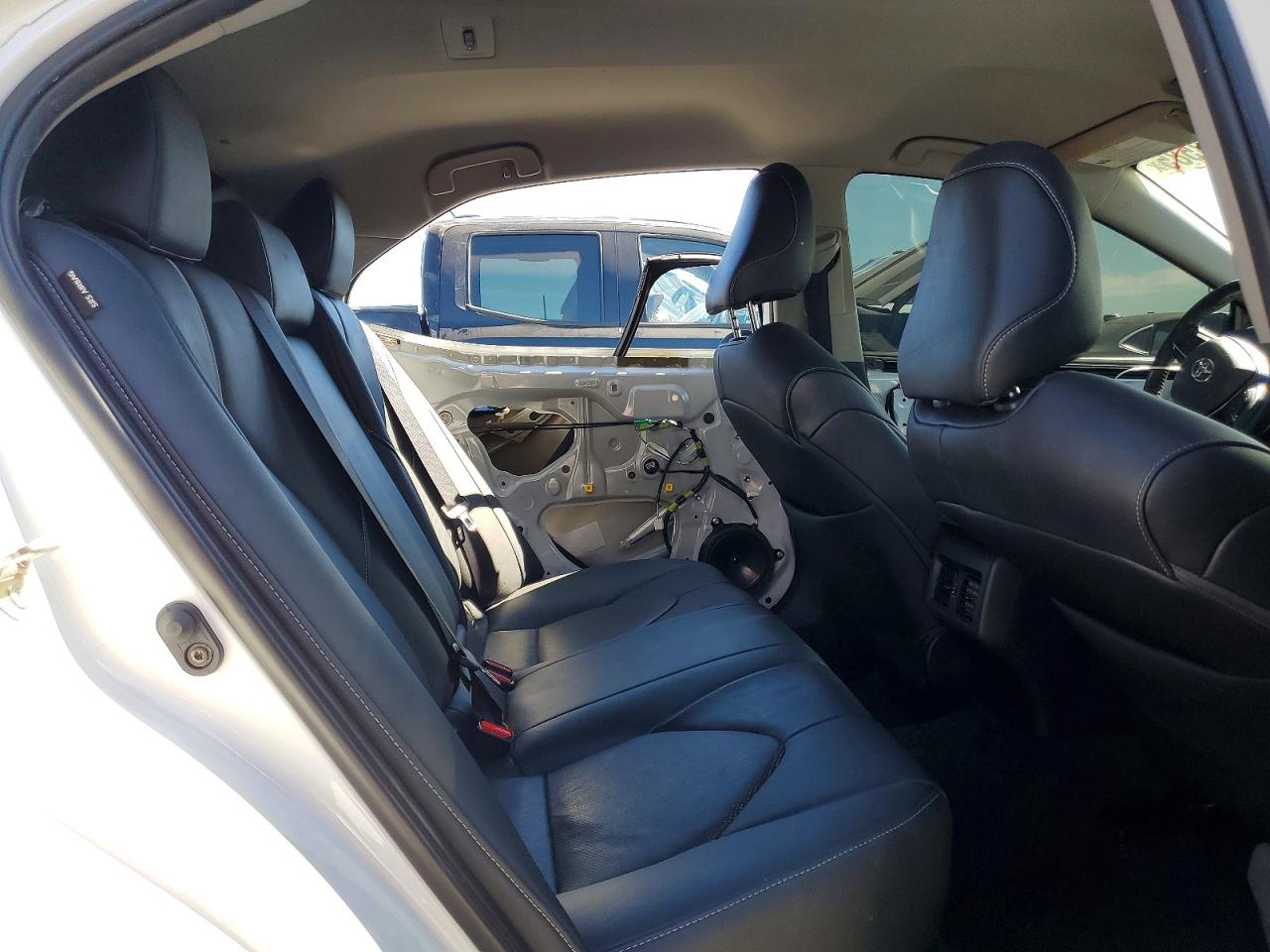 2019 TOYOTA CAMRY XSE photo 19
