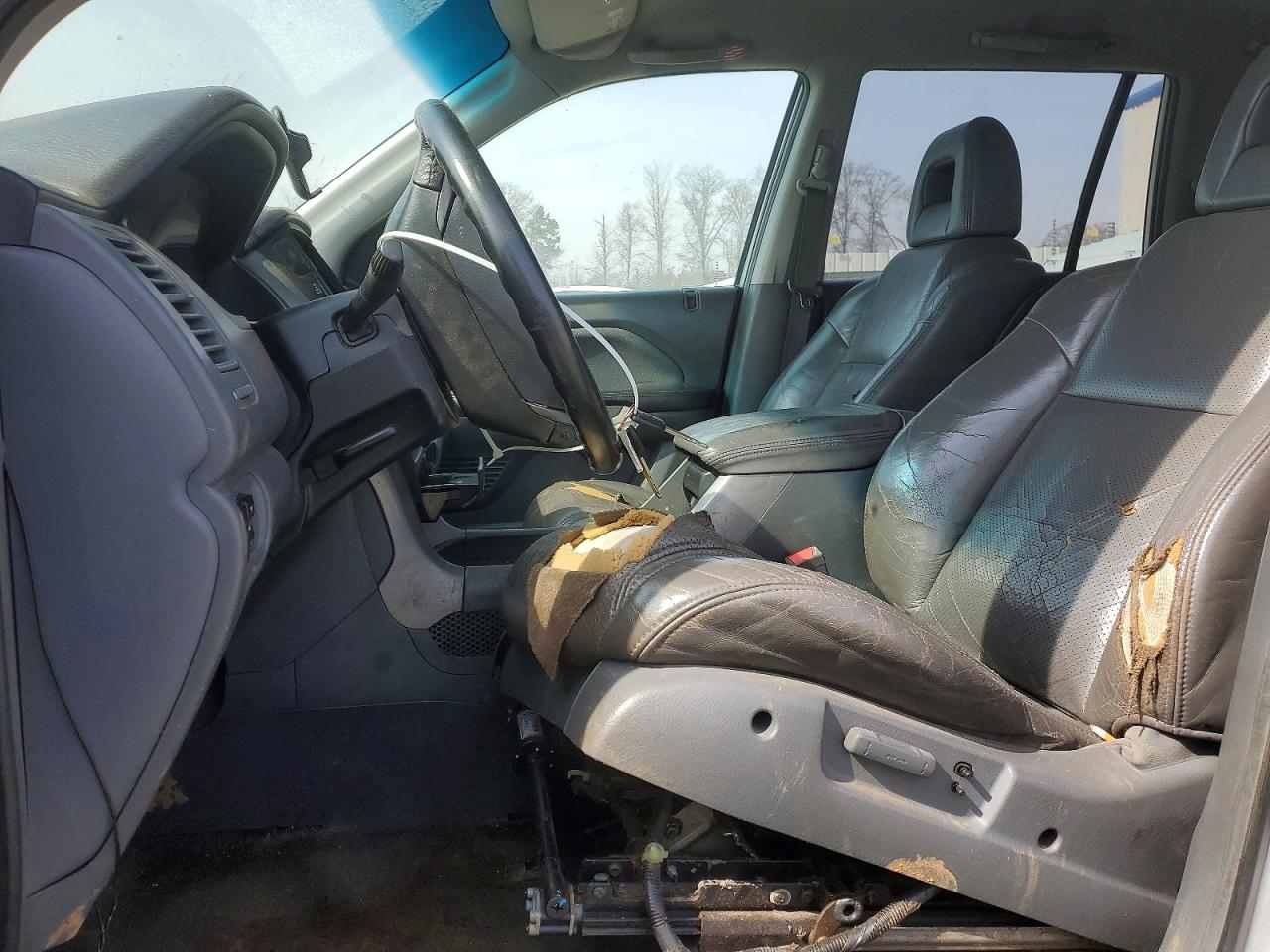 2003 HONDA PILOT photo 13