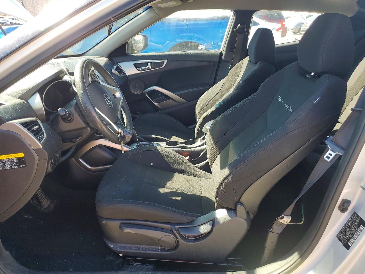 2016 HYUNDAI VELOSTER BASE photo 19