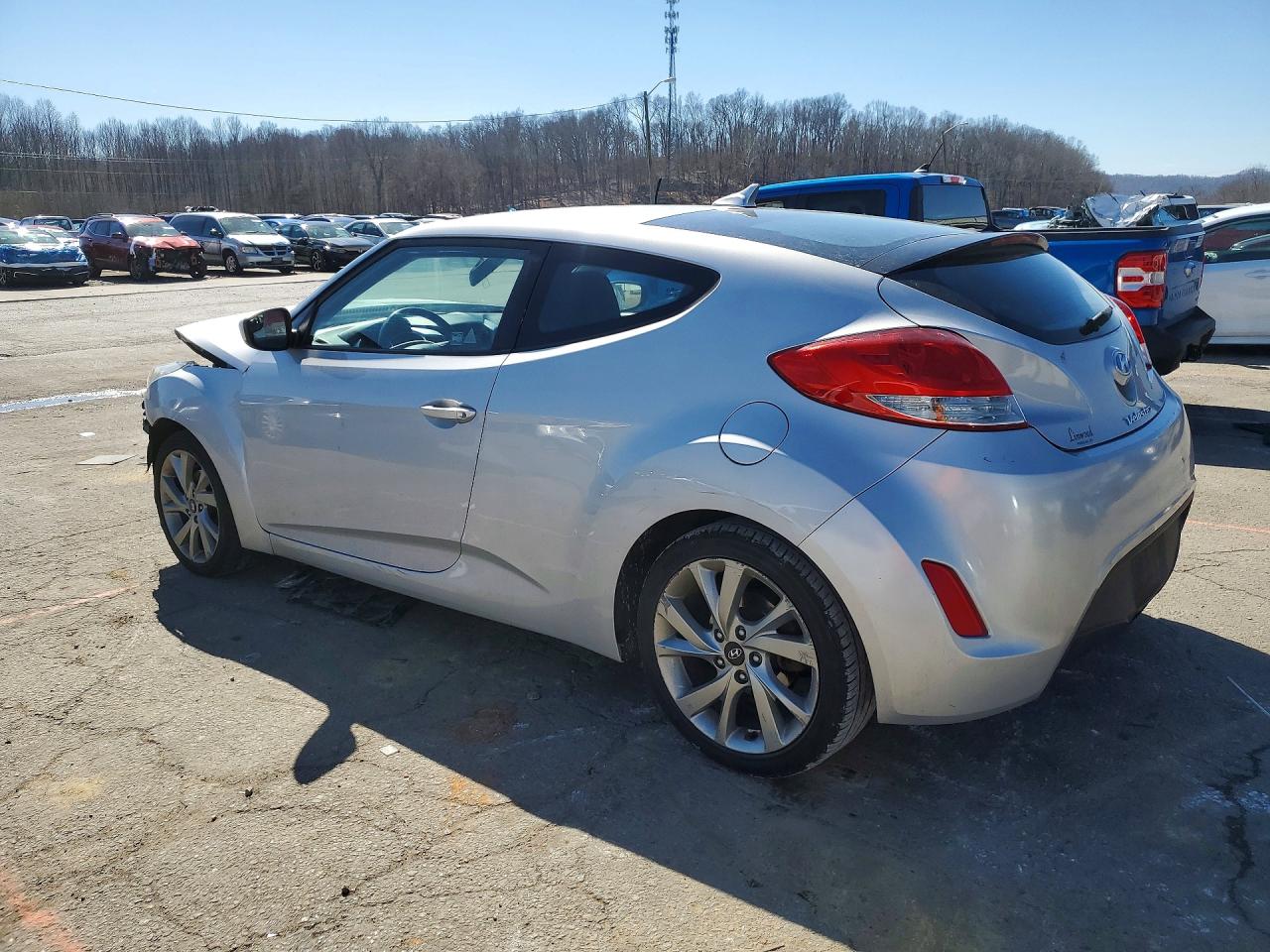 2016 HYUNDAI VELOSTER BASE photo 4