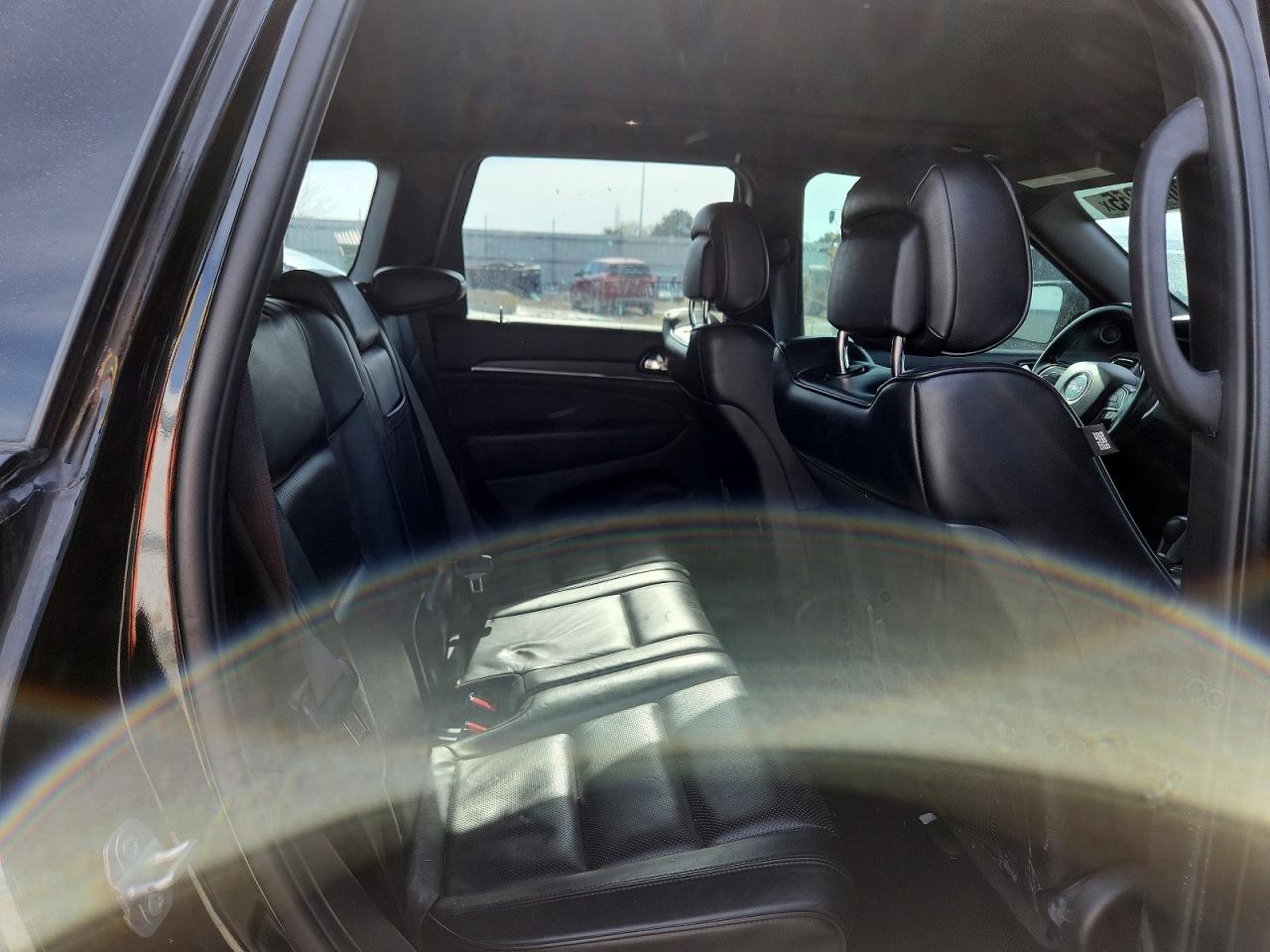 2020 JEEP GRAND CHEROKEE OVERLAND photo 19