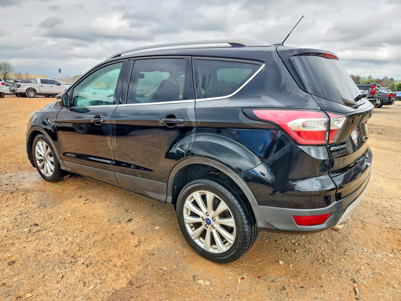2017 FORD ESCAPE TITANIUM photo 4
