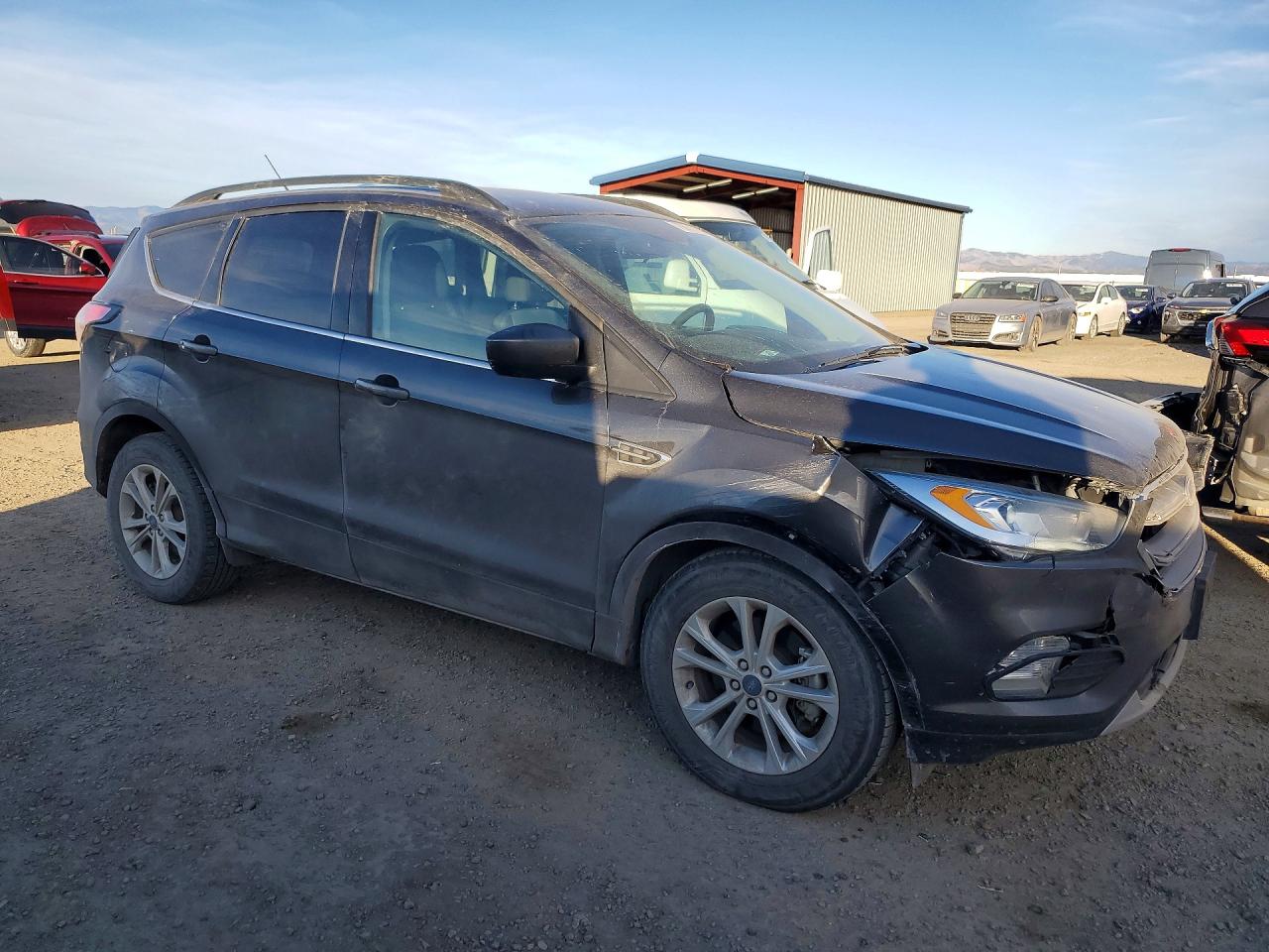 2017 FORD ESCAPE SE photo 4
