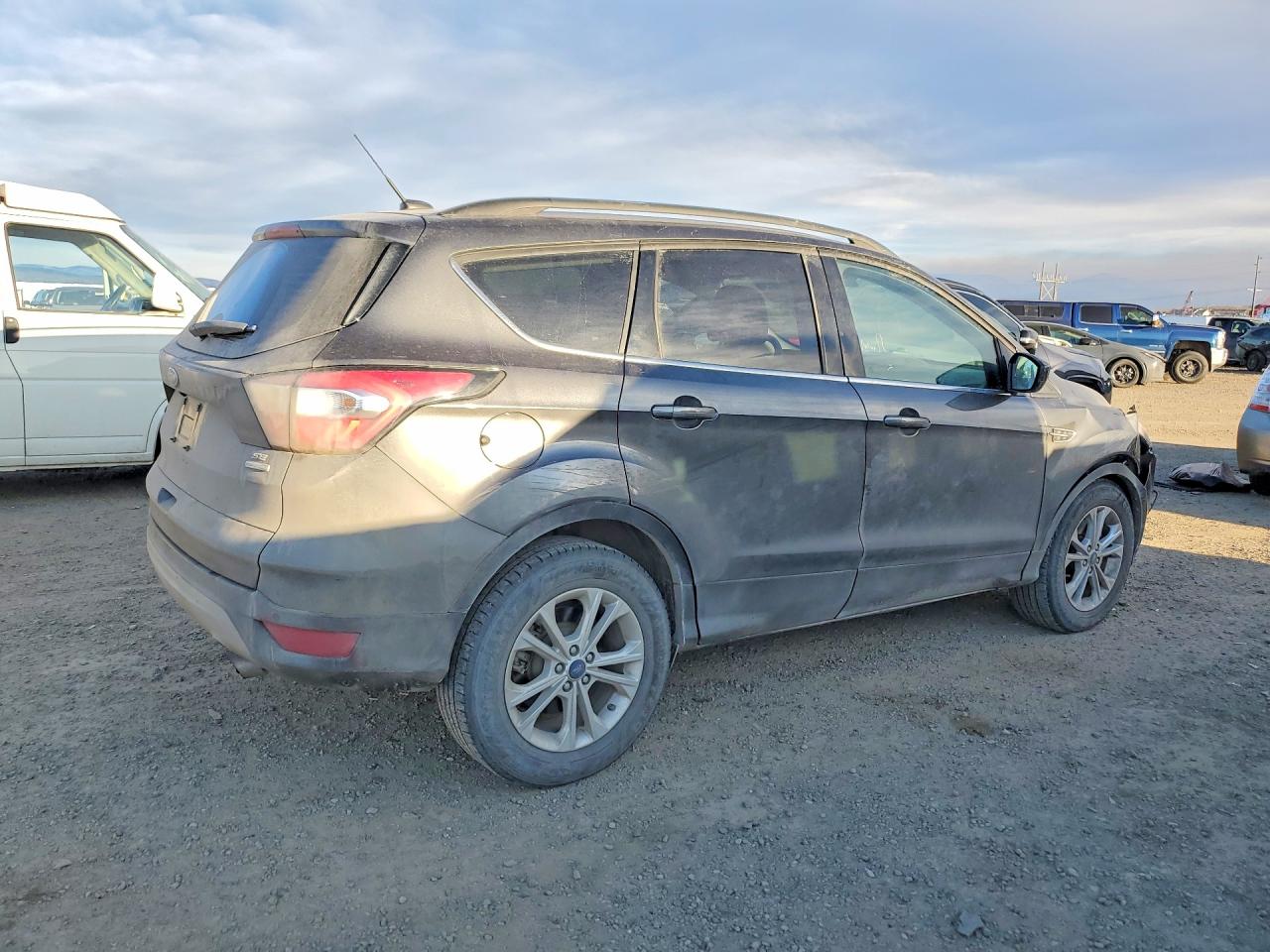 2017 FORD ESCAPE SE photo 3