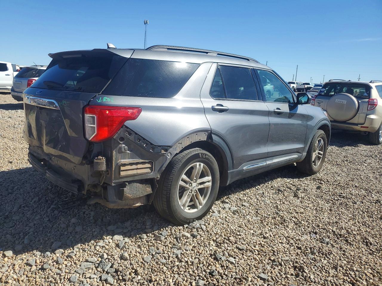 2023 FORD EXPLORER XLT photo 7