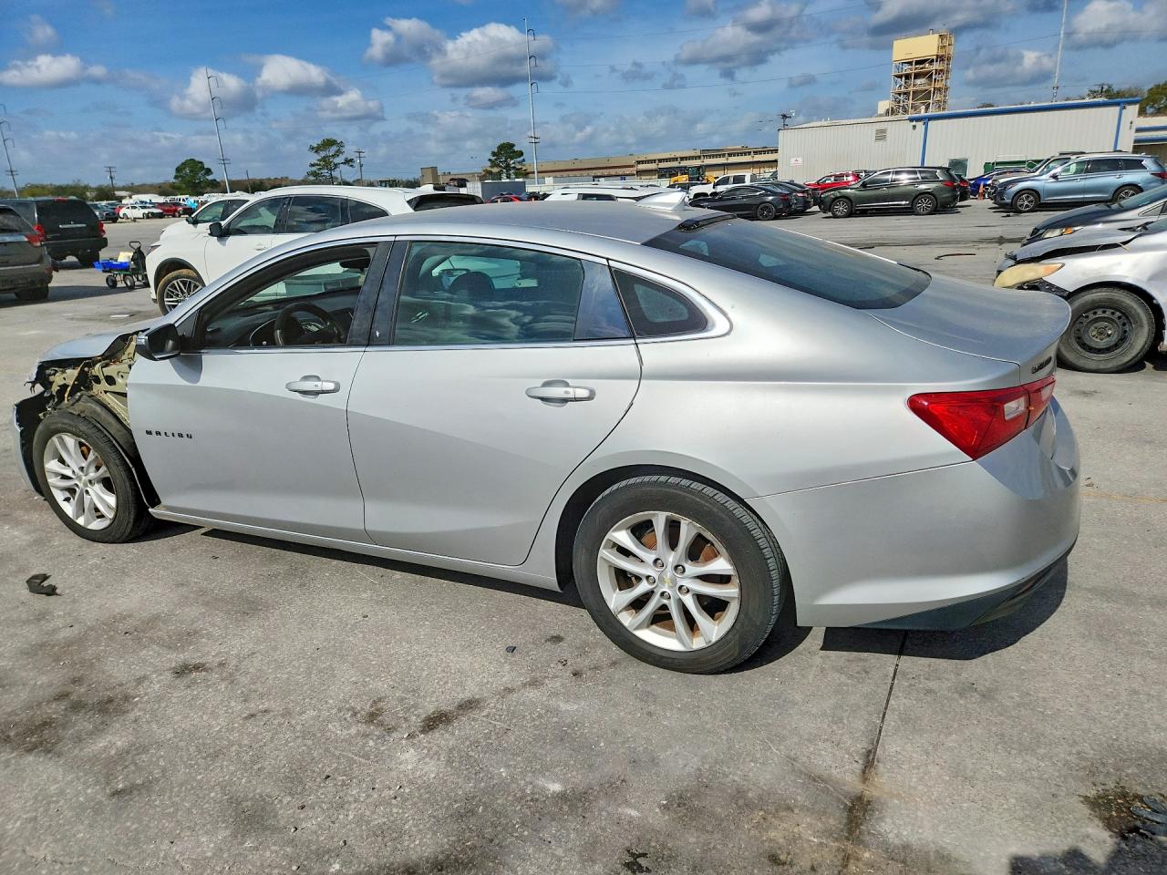 2018 CHEVROLET MALIBU LT photo 2