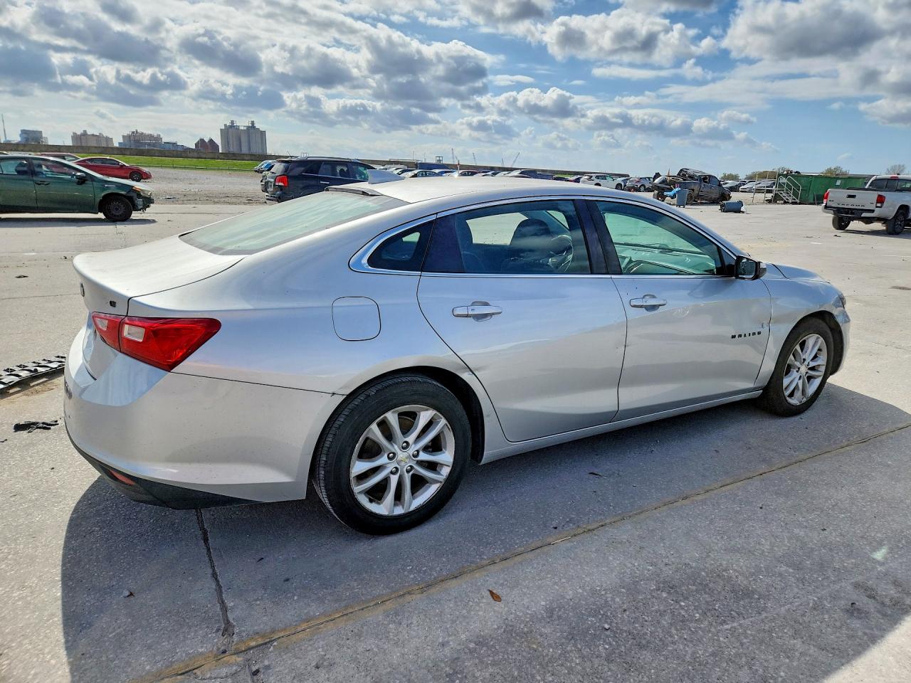 2018 CHEVROLET MALIBU LT photo 3