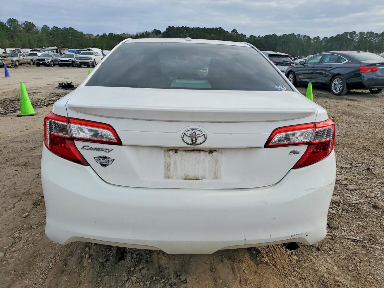 2012 TOYOTA CAMRY photo 16