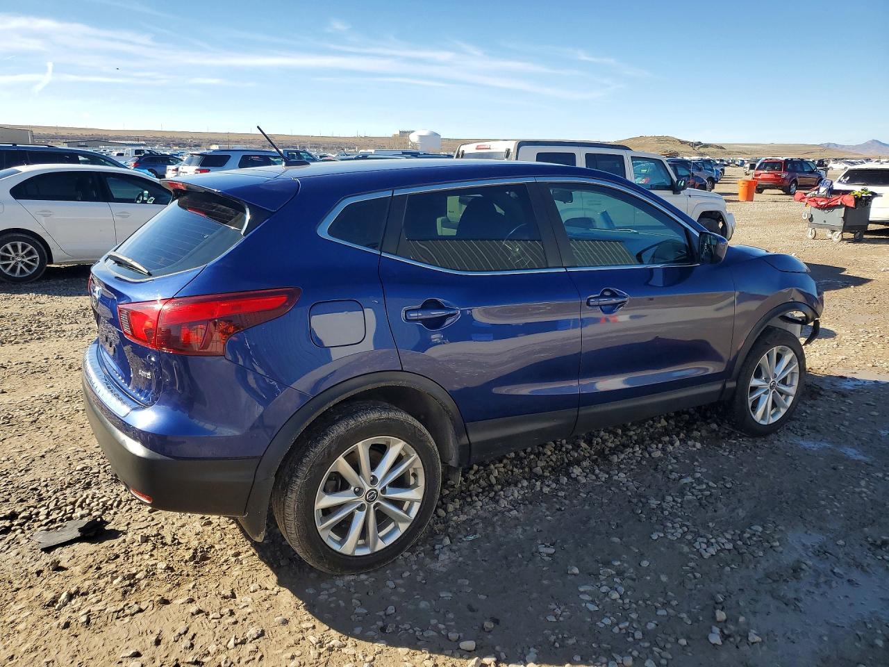 2019 NISSAN ROGUE SPORT S photo 3