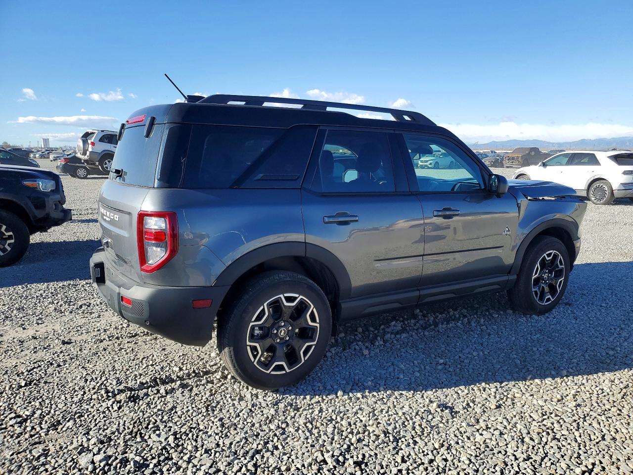 2025 FORD BRONCO SPORT OUTER BANKS photo 3