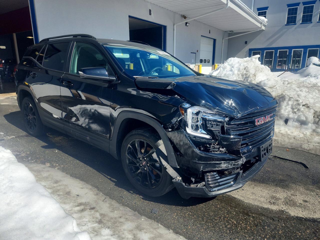 2024 GMC TERRAIN SLE photo 4