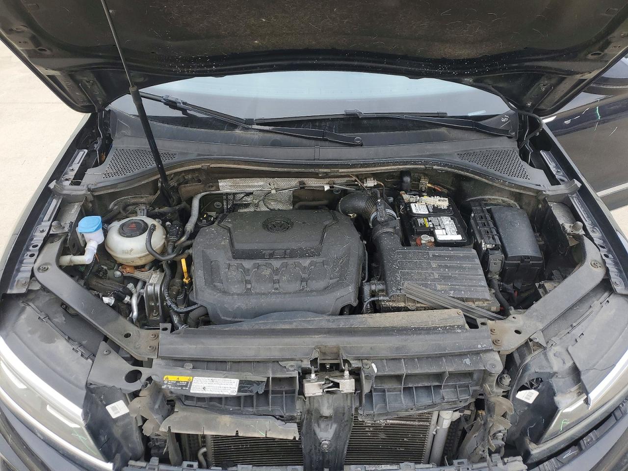 2020 VOLKSWAGEN TIGUAN SEL PREMIUM R-LINE photo 11