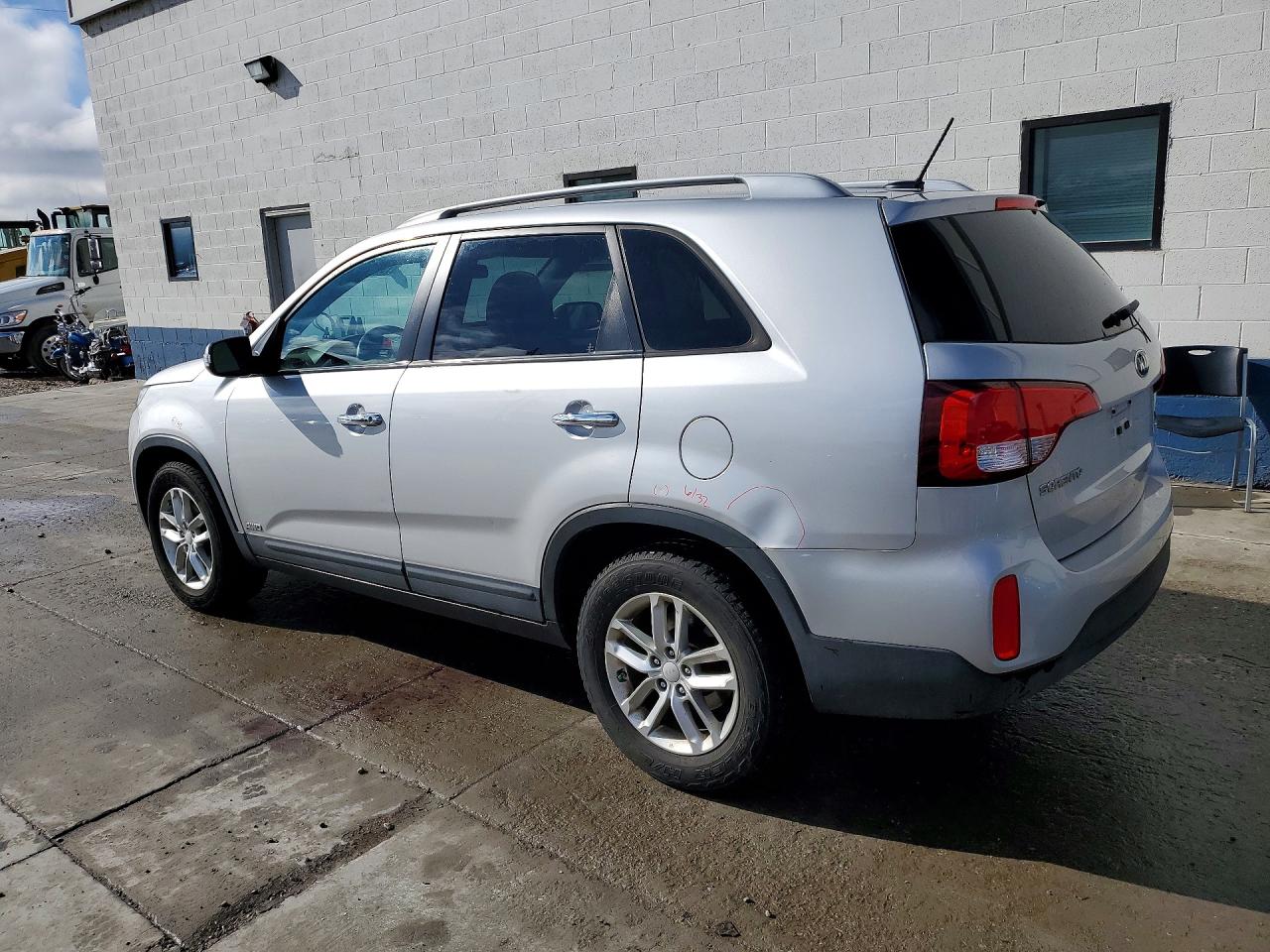 2015 KIA SORENTO LX photo 2