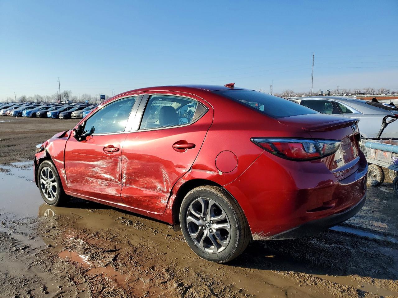 2019 TOYOTA YARIS LE photo 3