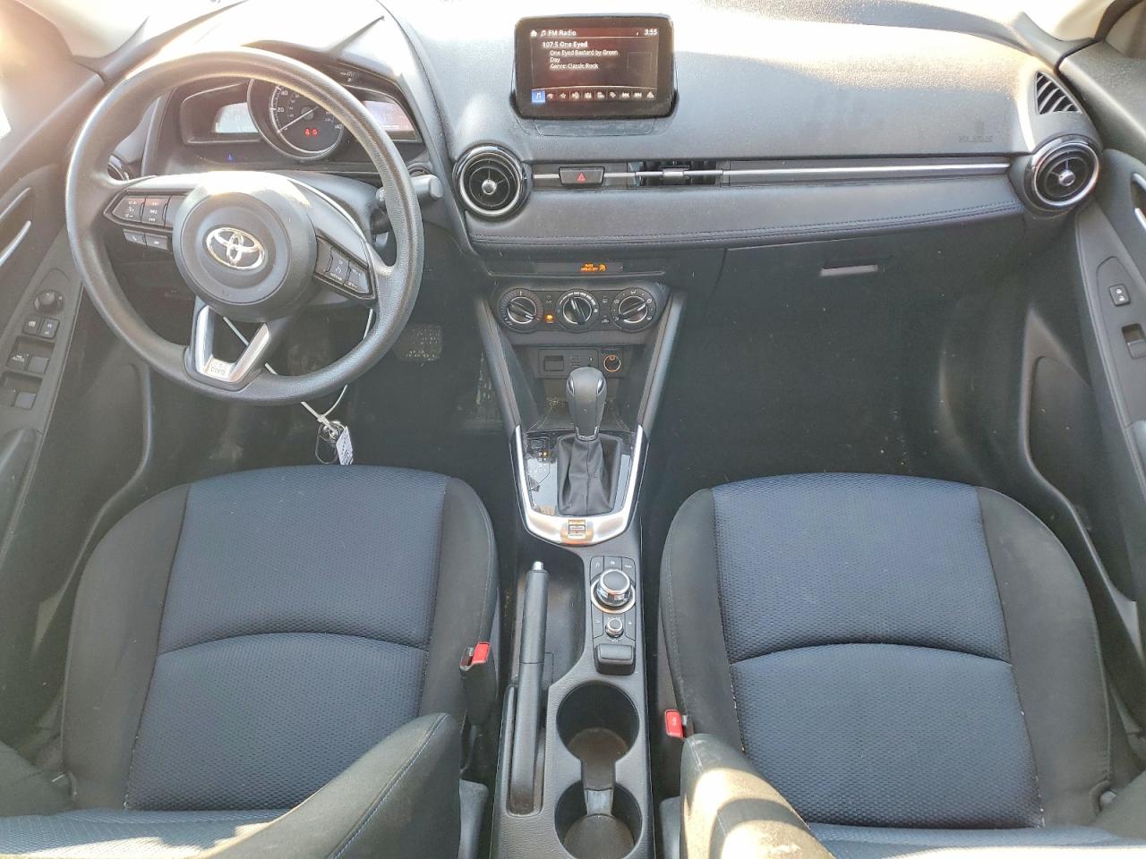 2019 TOYOTA YARIS LE photo 15