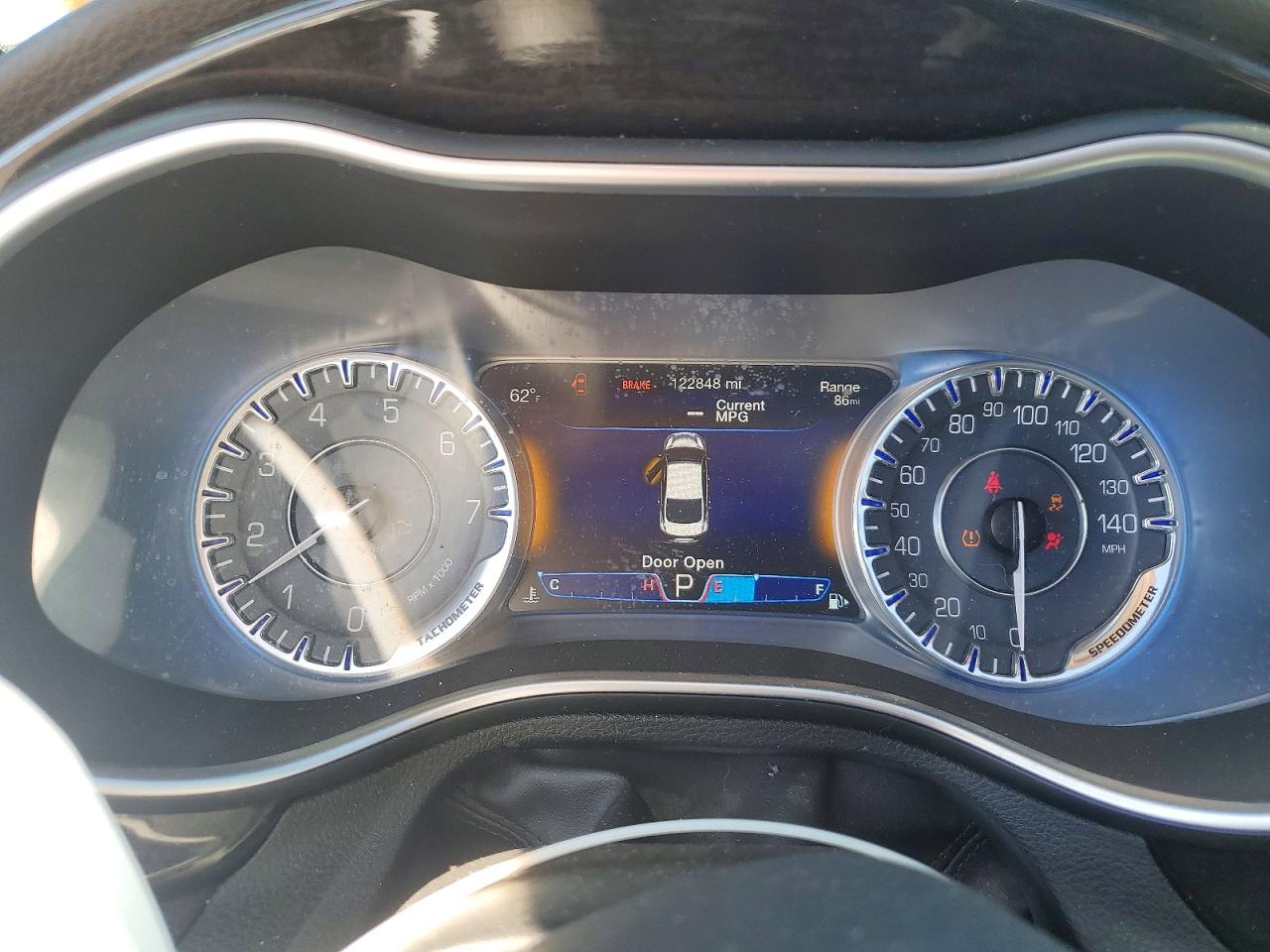 2015 CHRYSLER 200 C photo 17