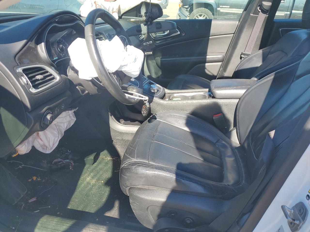2015 CHRYSLER 200 C photo 13