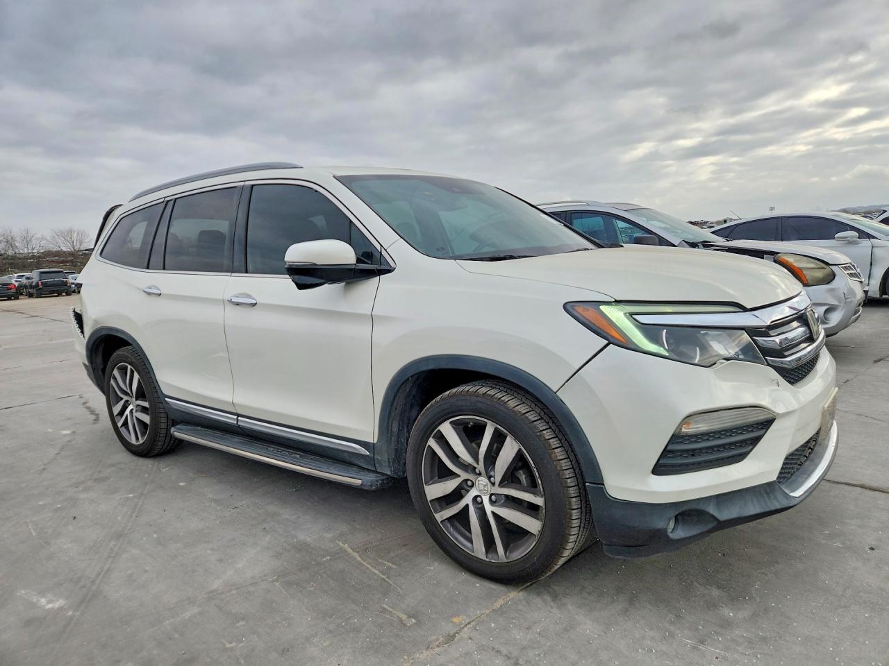 2016 HONDA PILOT TOURING photo 7