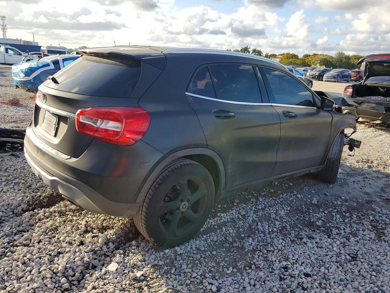 2019 MERCEDES-BENZ GLA 250 photo 5